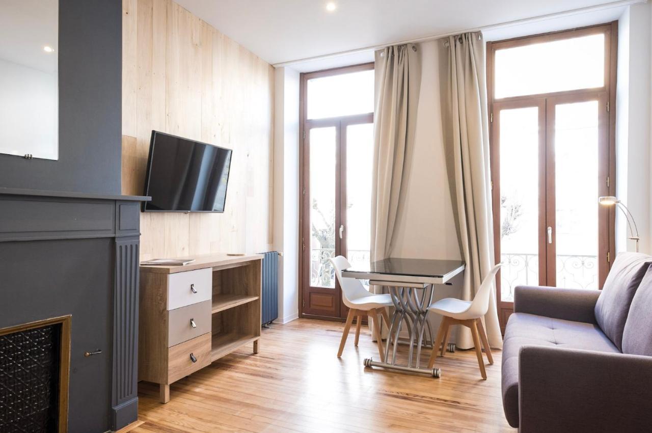 Studio Neuf, Charme De L'Ancien, Avec Balcon - 3 Etoiles, 4 Diamants Lägenhet Bagnères-de-Bigorre Exteriör bild