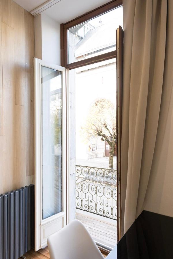 Studio Neuf, Charme De L'Ancien, Avec Balcon - 3 Etoiles, 4 Diamants Lägenhet Bagnères-de-Bigorre Exteriör bild